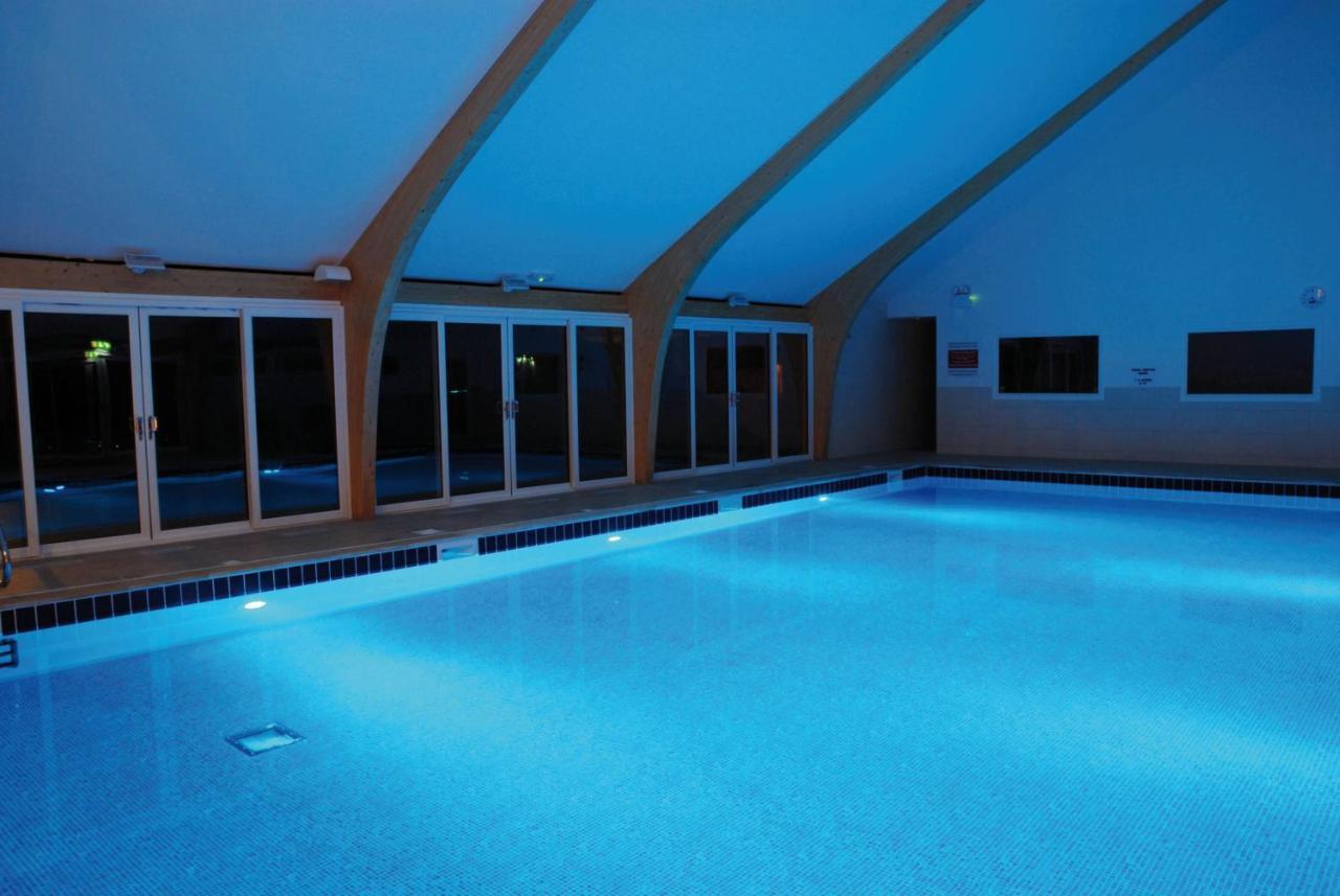 Kingfisher Hot Tub & Log Burner House On Premium Lakeside With Resort Facilities St Columb Major Zewnętrze zdjęcie